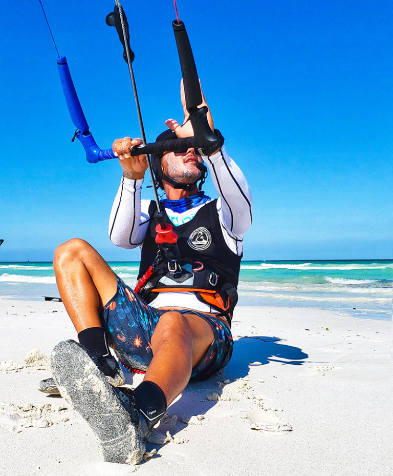 INDEPENDENT KITEBOARDER ON HOLBOX